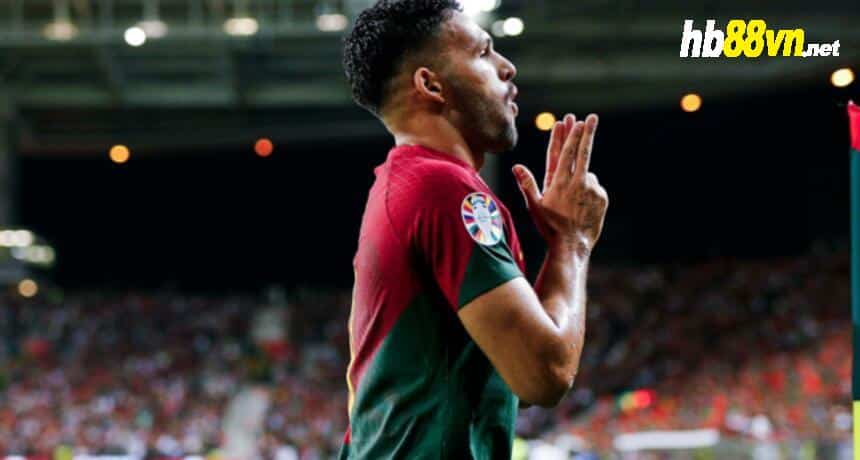 Ronaldo lập kỷ lục khủng, Bồ Đào Nha thắng tuyệt đối 7 trận - Bóng Đá