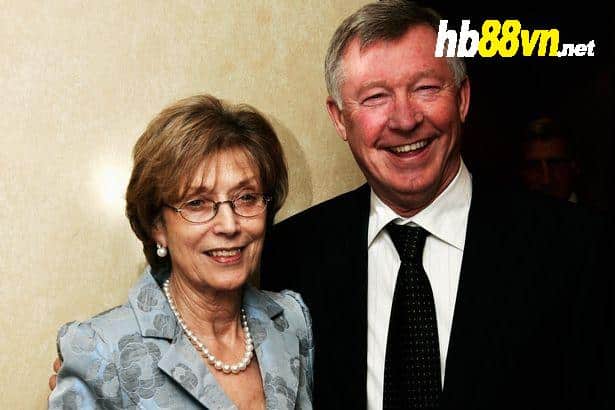 1696667299 1 file sir alex ferguson to retire at end of season as manager of manchester united fc 0915