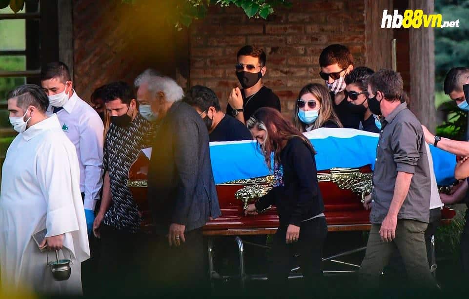1697253101 36156058 8991733 the coffin with the remains of late argentine football legend di a 5 1606436430710 1430
