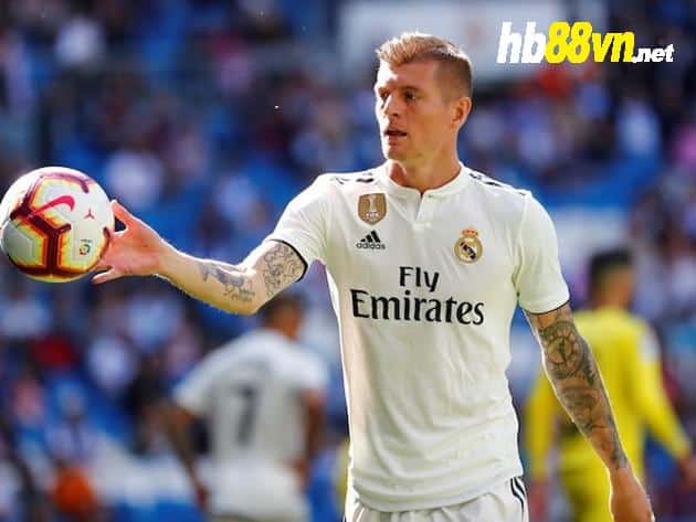 Toni Kroos will make a final decision on a contract renewal offer at Real Madrid in February. - Bóng Đá
