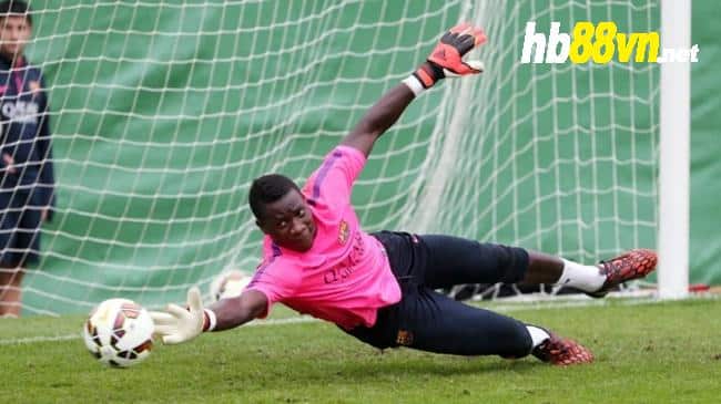 Andre Onana was snubbed by Barcelona, became Ajax No1 and funded an electric grid for mother’s hometown - Bóng Đá