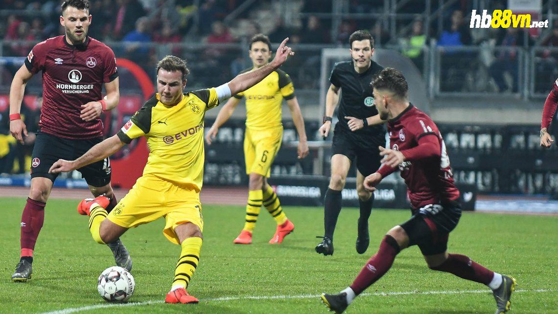 Sẩy chân trước đội bét bảng, Dortmund chỉ còn hơn Bayern 3 điểm - Bóng Đá