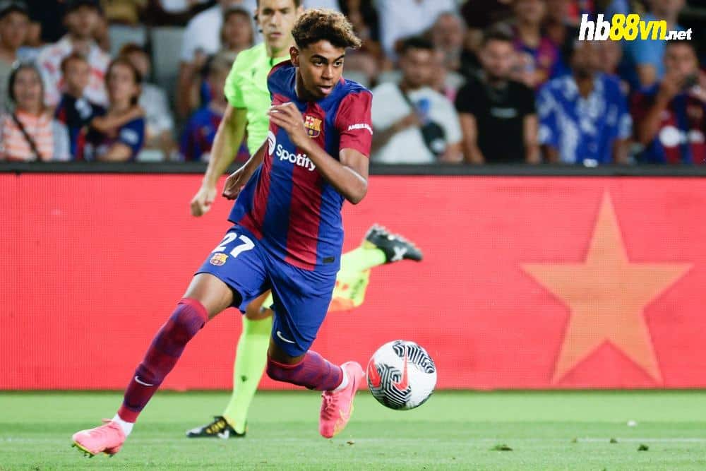 Yamal đã chơi 9 trận, với 434 phút cho Barca ở La Liga và Champions League mùa này. Ảnh: EFE
