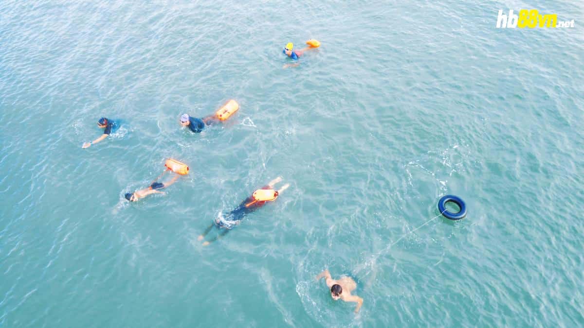 VĐV Phan Thiết thử đường bơi Aquaman Vietnam 2023. Ảnh: Việt Quốc