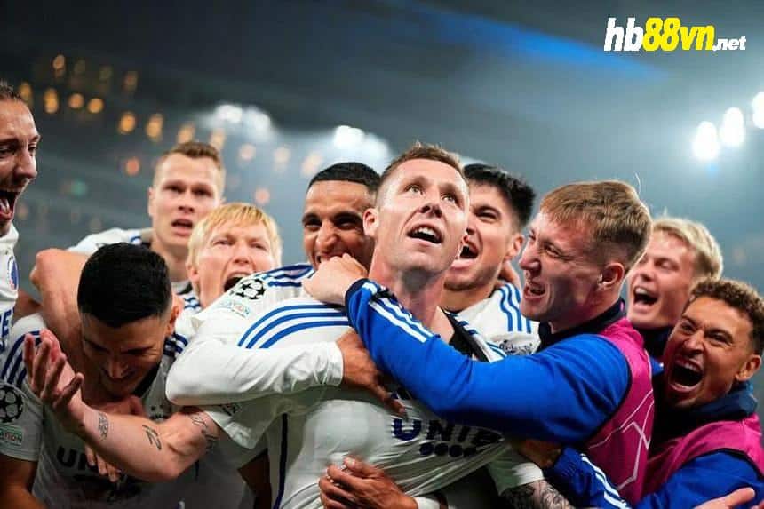 Niềm vui mở tỷ số của Copenhagen trong trận tiếp Bayern tối 3/10. Ảnh: Reuters