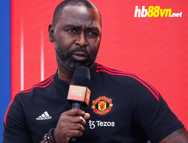 Andy Cole criticises Man United for signing too many ageing strikers - Bóng Đá