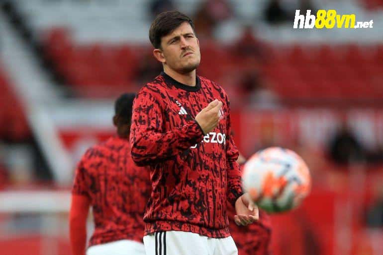 Harry Maguire reportedly stormed out of Old Trafford just minutes after Manchester United lost to Brighton - Bóng Đá