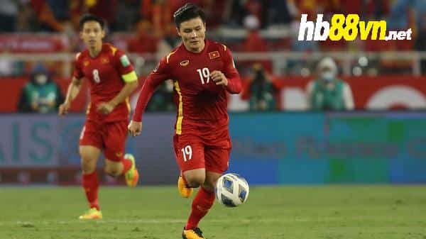 Rõ tương lai của Quang Hải tại AFF Cup; Thầy Park hội ngộ Kiatisak - Bóng Đá
