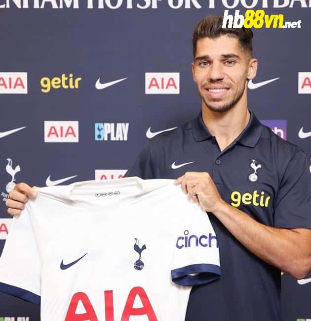 Solomon signs for Spurs - Bóng Đá