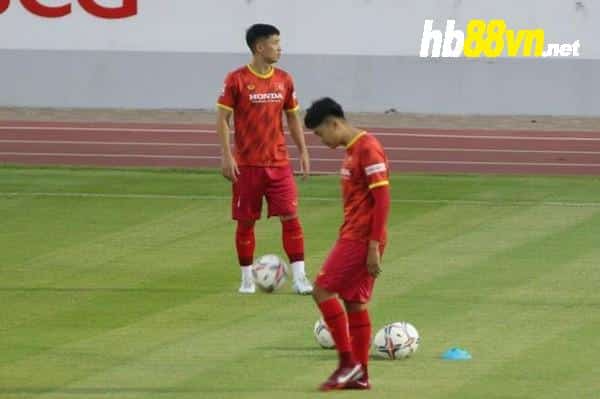 Bất ngờ ứng viên cầu thủ hay nhất AFF Cup của ĐT Việt Nam; Vua phá lưới V-League trở lại chốn cũ - Bóng Đá