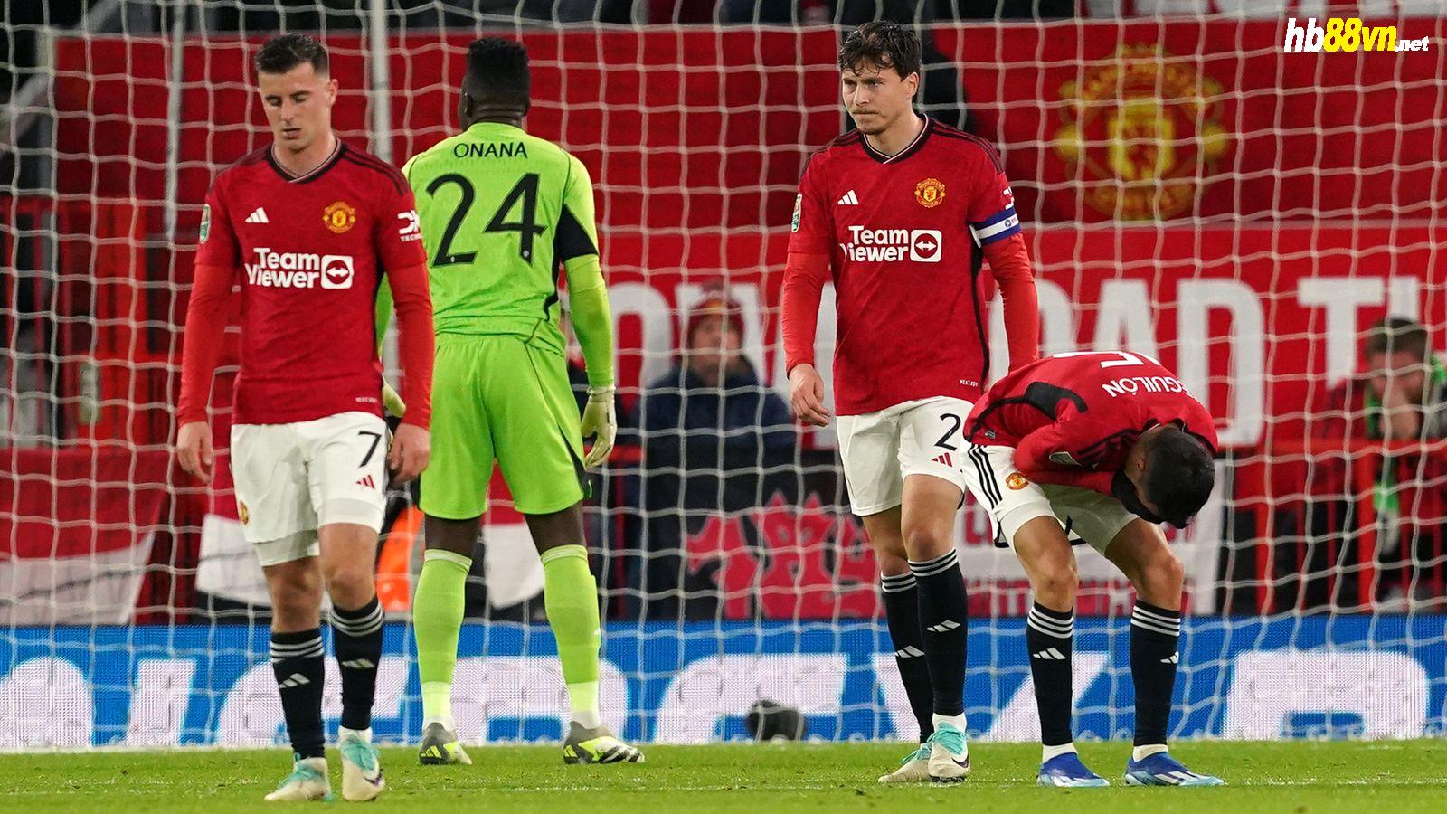 Đội hình xáo trộn của Man Utd thua Newcastle 0-3 ở Cup Liên đoàn tối 1/11, trên sân Old Trafford. Ảnh: Sky Sports