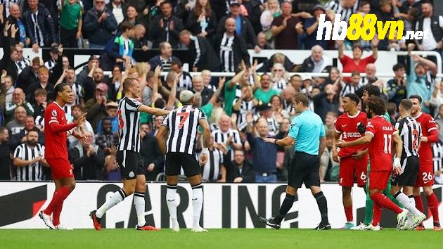 TRỰC TIẾP Newcastle 1-0 Liverpool (H1): Van Dijk thẻ đỏ - Bóng Đá