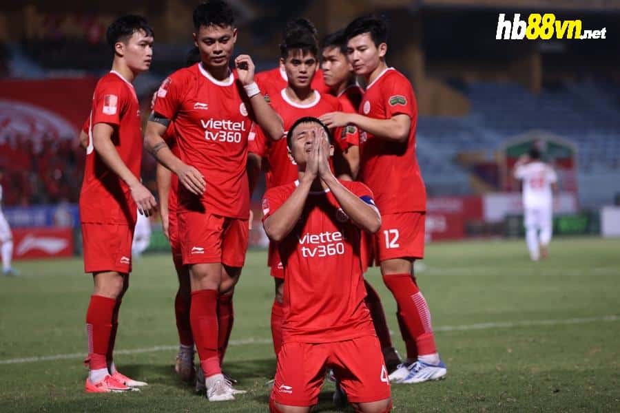 HLV Hà Tĩnh đổ lỗi trọng tài ở trận thua Viettel - Bóng Đá
